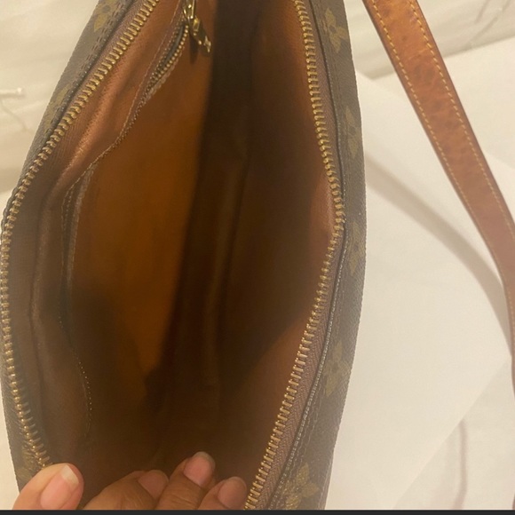 Authentic LV Jeune Fille MM Monogram - Picture 5 of 14